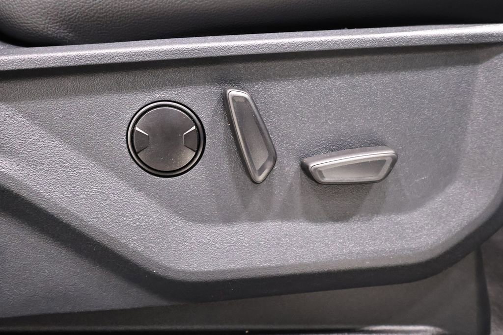 New 2026 Ford F350 Lariat w/ Black Appearance Package image 18