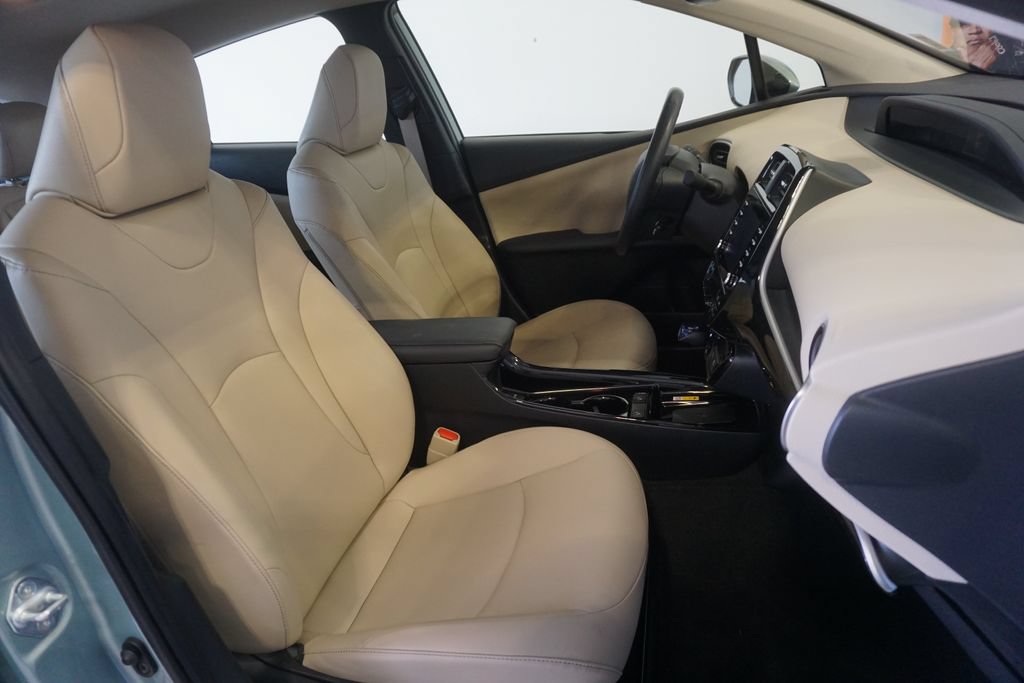 Certified 2021 Toyota Prius XLE AWD/4WD image 22