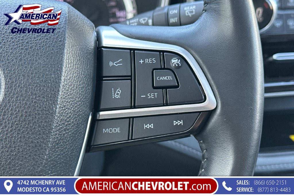 Used 2023 Toyota Highlander XLE AWD/4WD image 34