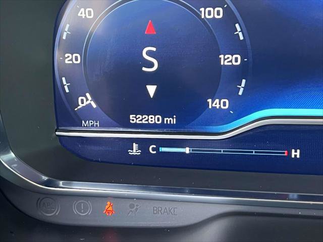 Used 2024 Chevrolet Suburban LT image 27