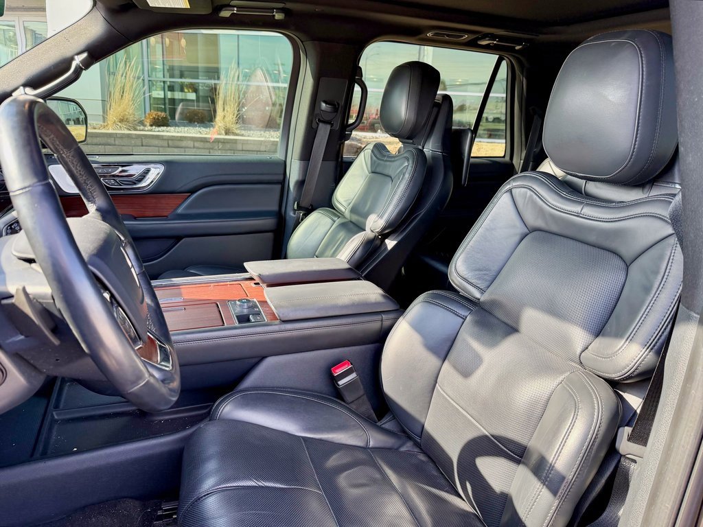 Used 2022 Lincoln Navigator L Reserve image 9