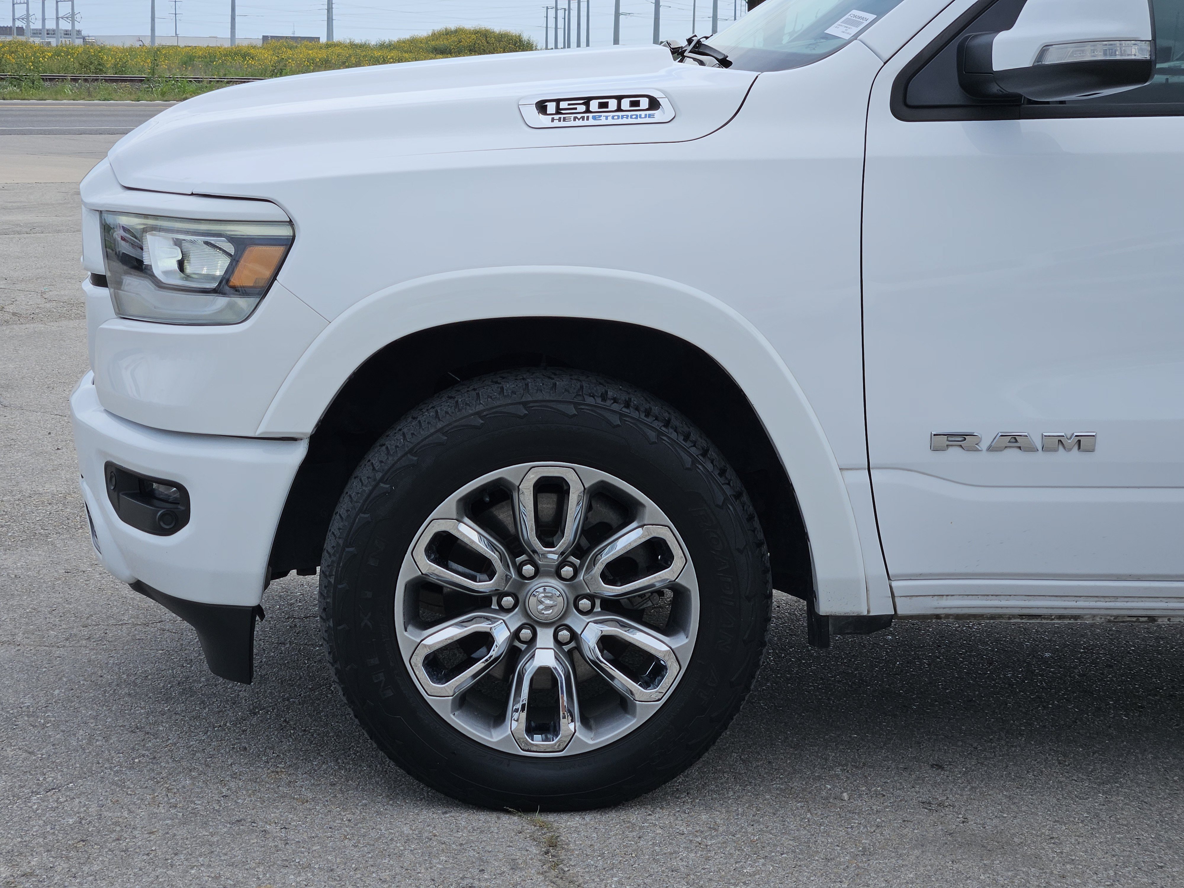 Used 2021 RAM 1500 Laramie AWD/4WD image 9