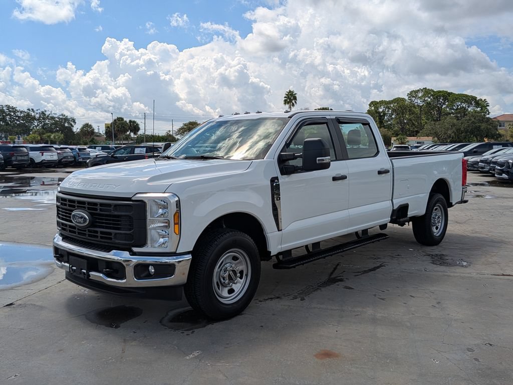 Used 2025 Ford F350 XL w/ XL Chrome Package RWD image 4