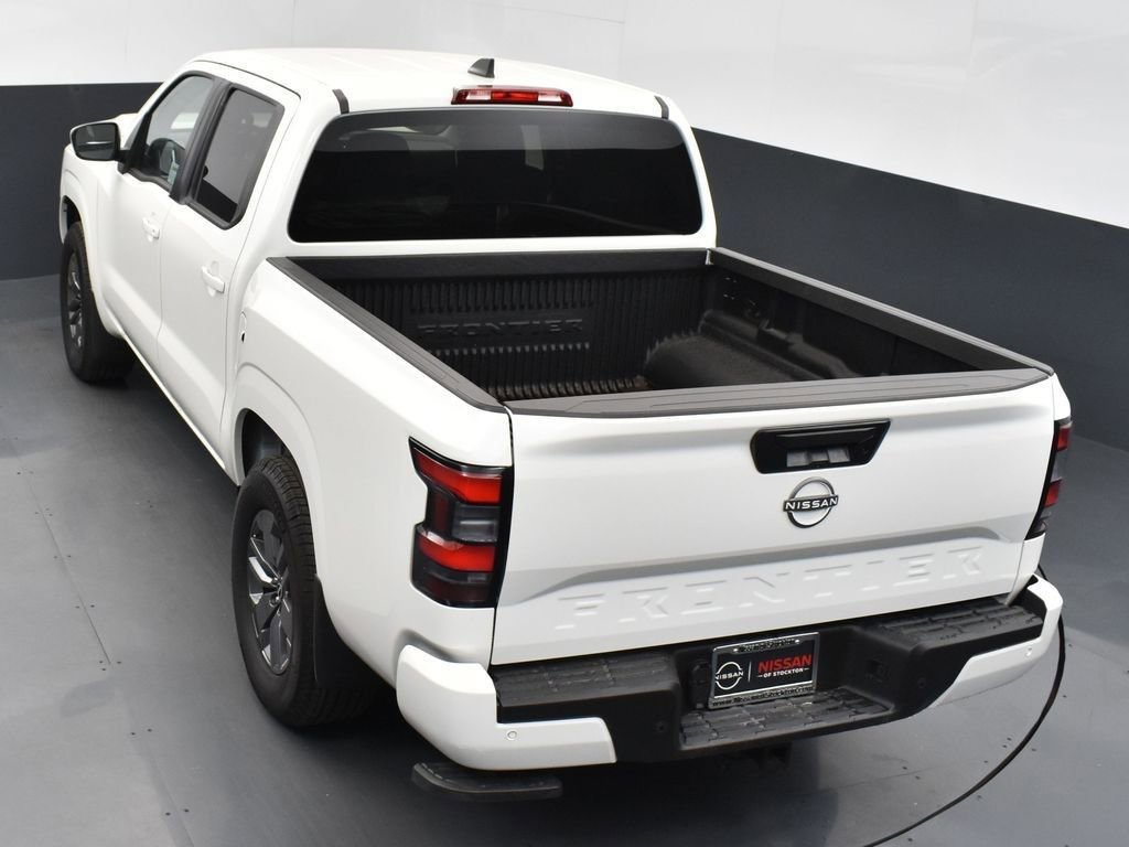 Used 2025 Nissan Frontier SV w/ Tow Package image 46