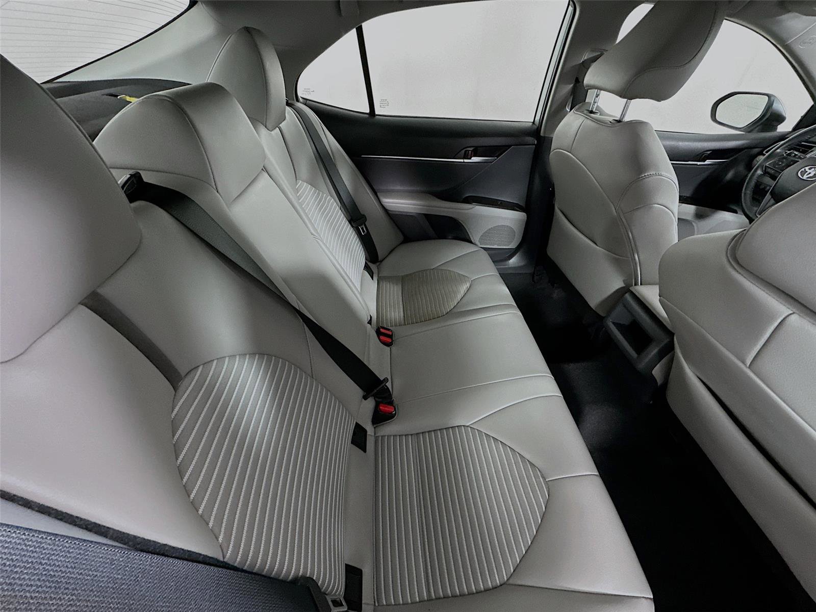 Used 2024 Toyota Camry SE image 24