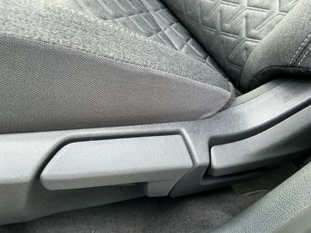 New 2026 Nissan Kicks SV w/ Cold Weather Package FWD image 25