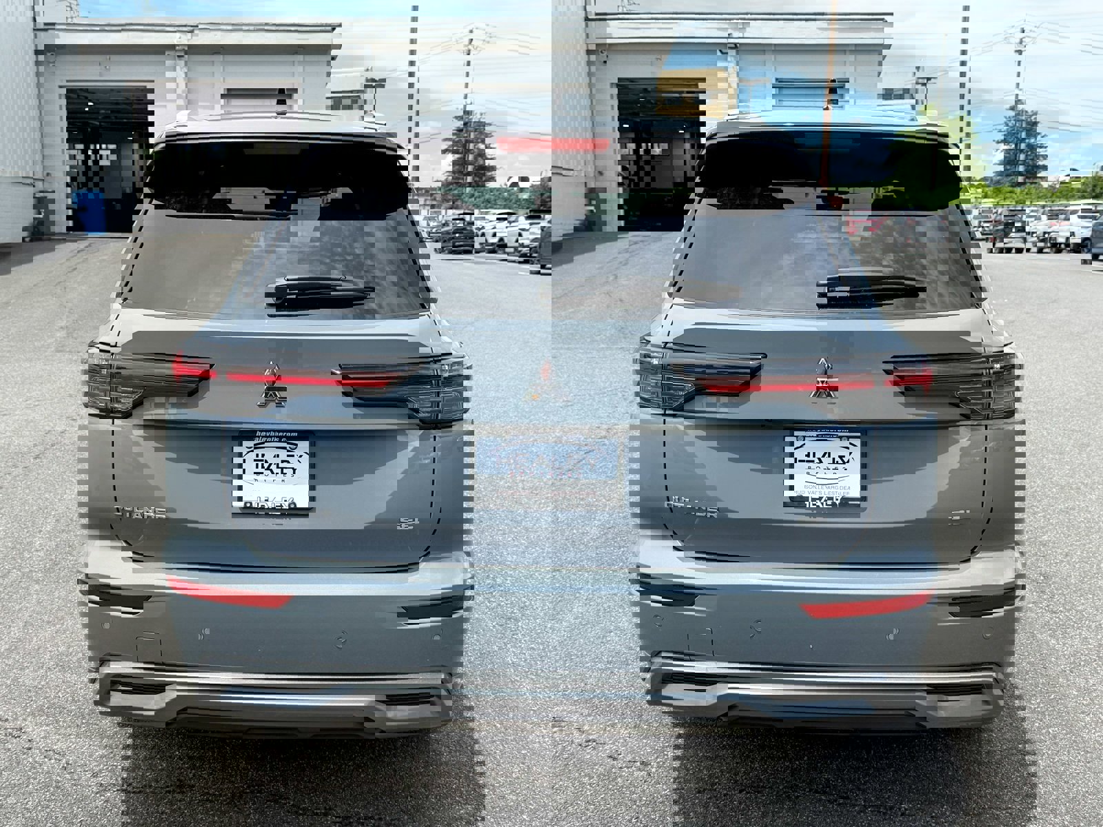 New 2025 Mitsubishi Outlander SEL image 9