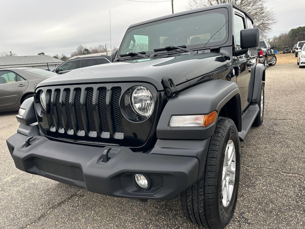 Used 2018 Jeep Wrangler Sport image 9
