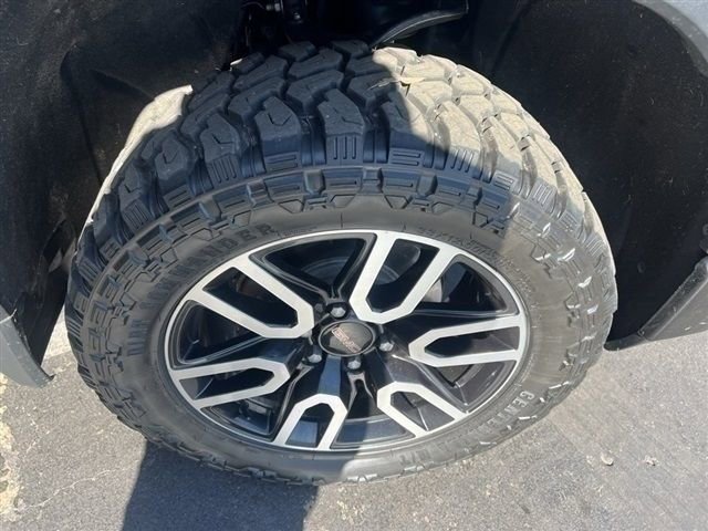 Used 2021 GMC Sierra 1500 AT4 w/ AT4 Premium Package image 13