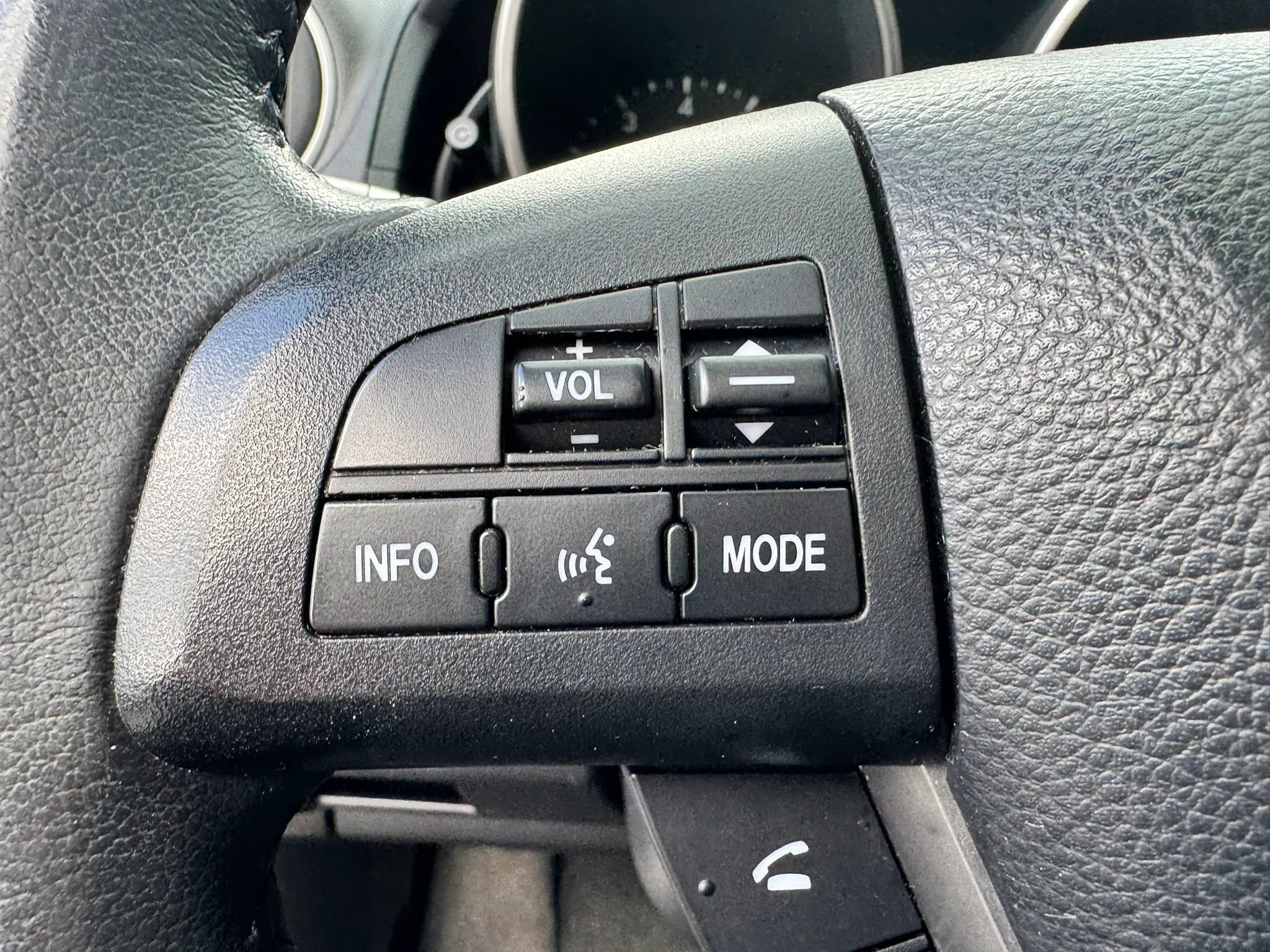 Used 2012 MAZDA MAZDA5 Grand Touring FWD image 37
