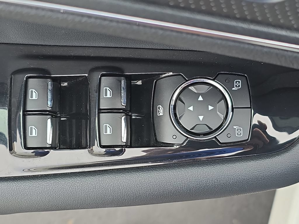 Used 2020 Ford Edge ST w/ Equipment Group 401A AWD/4WD image 32