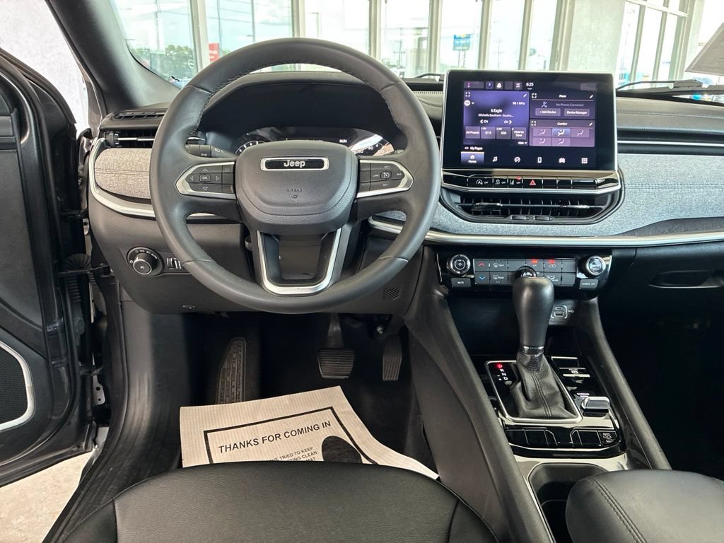 Used 2024 Jeep Compass Latitude AWD/4WD image 16