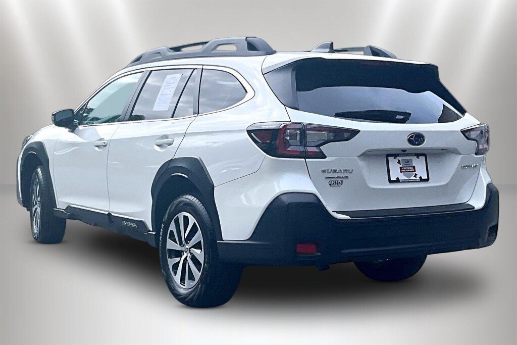 Certified 2024 Subaru Outback Premium AWD/4WD image 4