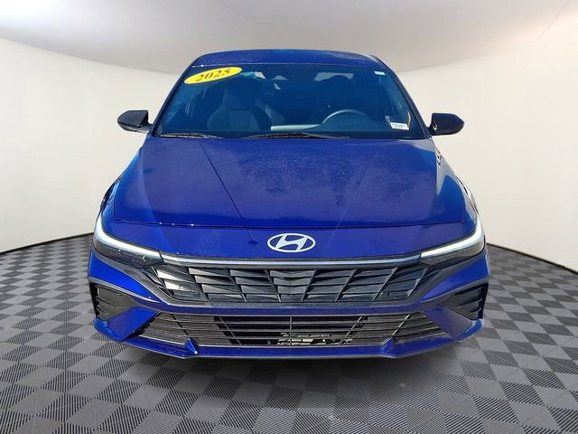 Used 2025 Hyundai Elantra Sport image 2