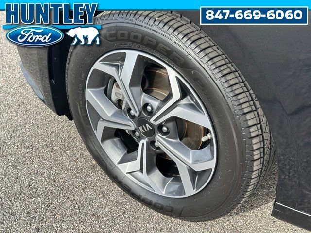 Used 2020 Kia Forte LXS FWD image 7
