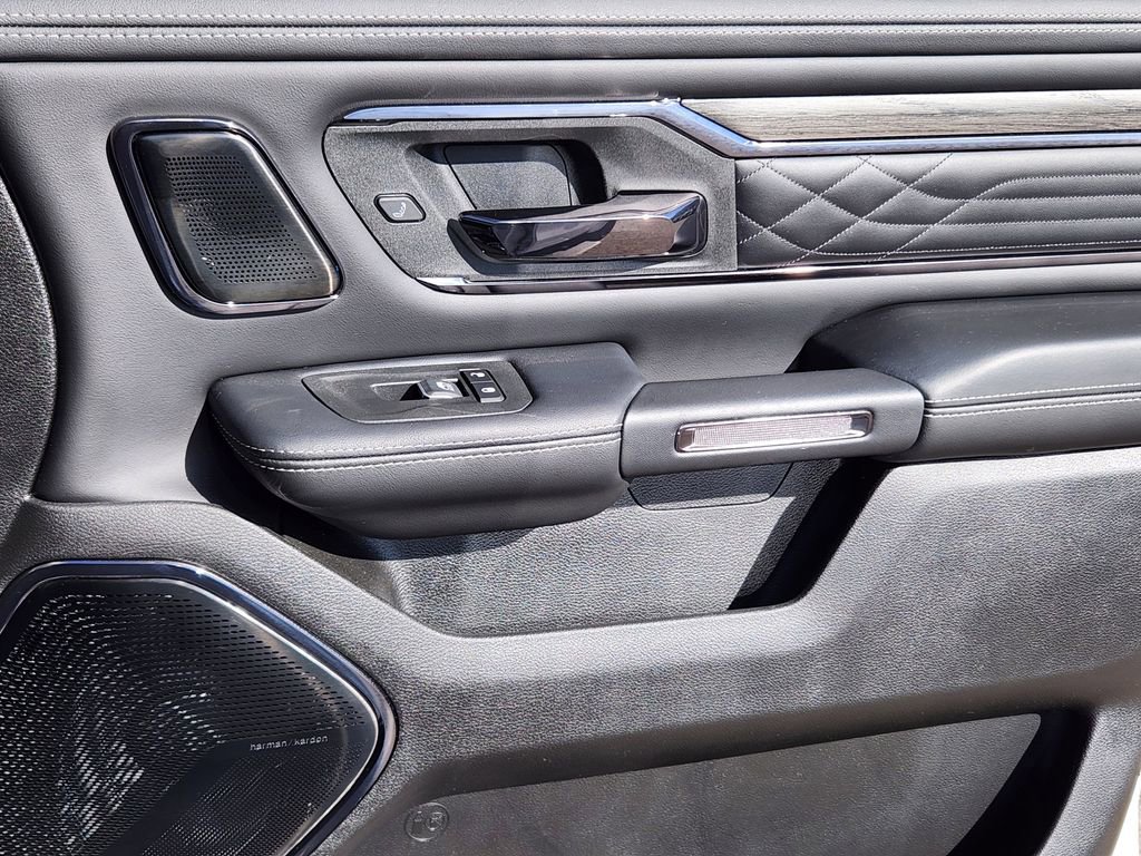 Used 2025 RAM 1500 Limited AWD/4WD image 13