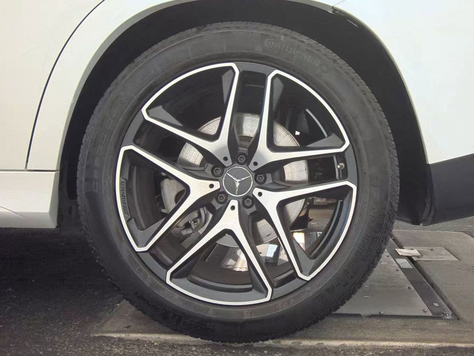 Used 2025 Mercedes-Benz GLE 53 AMG 4MATIC Coupe image 13