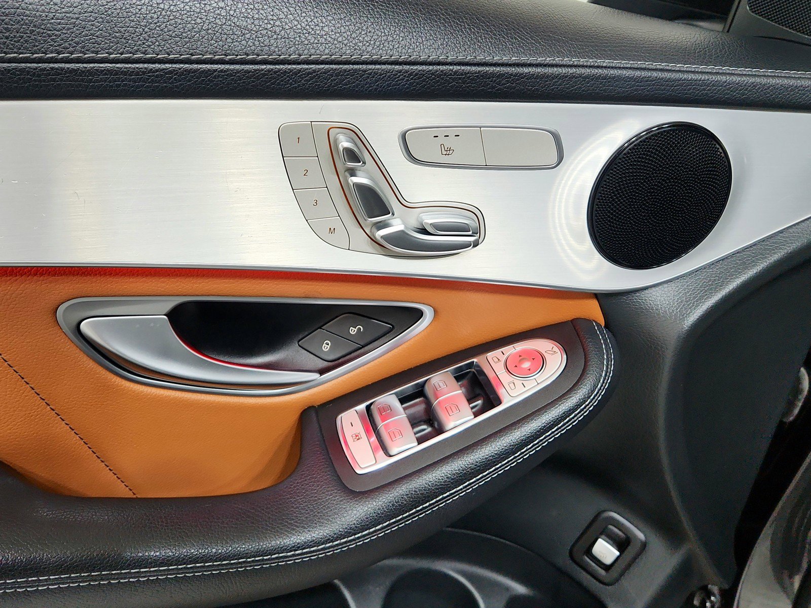 Certified 2022 Mercedes-Benz GLC 43 AMG 4MATIC image 26