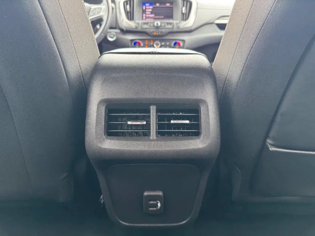 Used 2022 GMC Terrain SLE w/ Driver Convenience Package AWD/4WD image 19