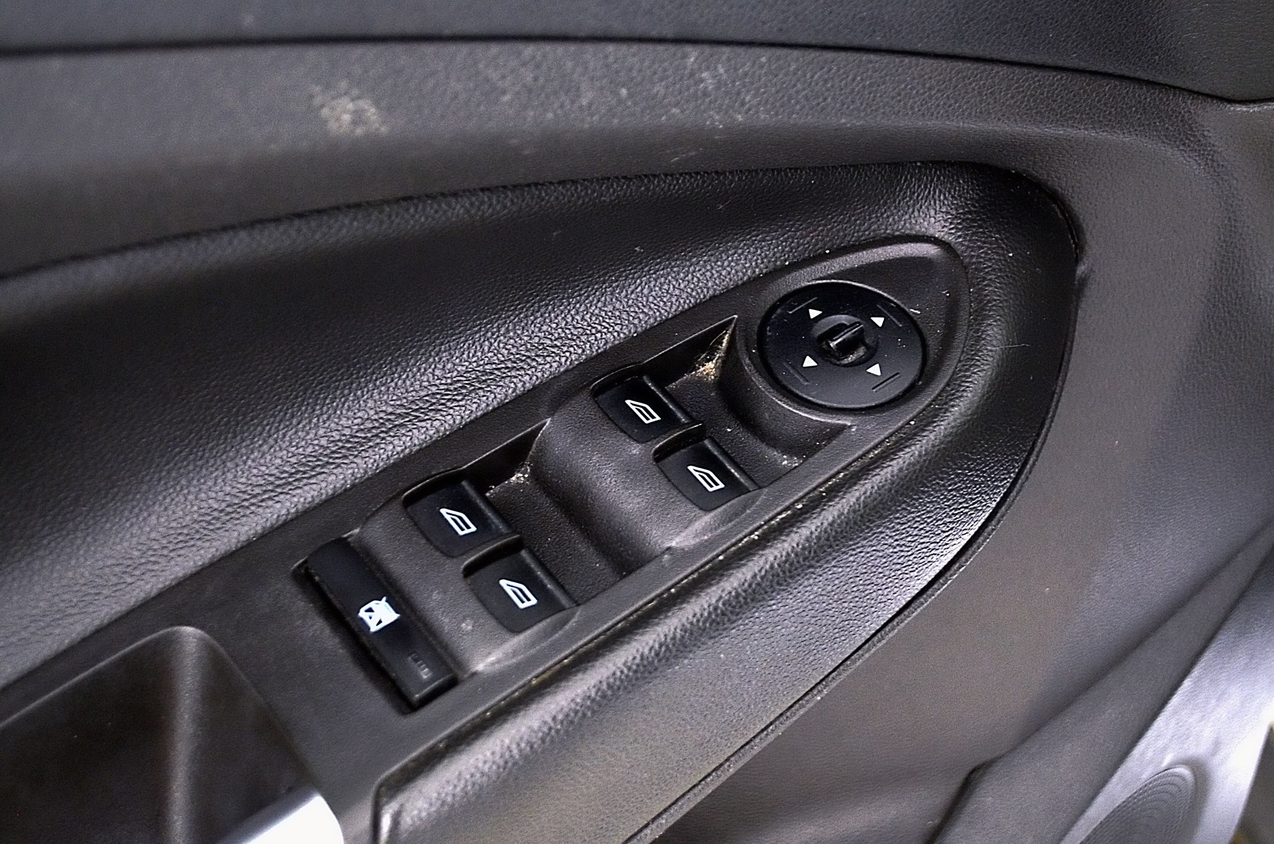 Used 2016 Ford Escape SE w/ Equipment Group 201A FWD image 16