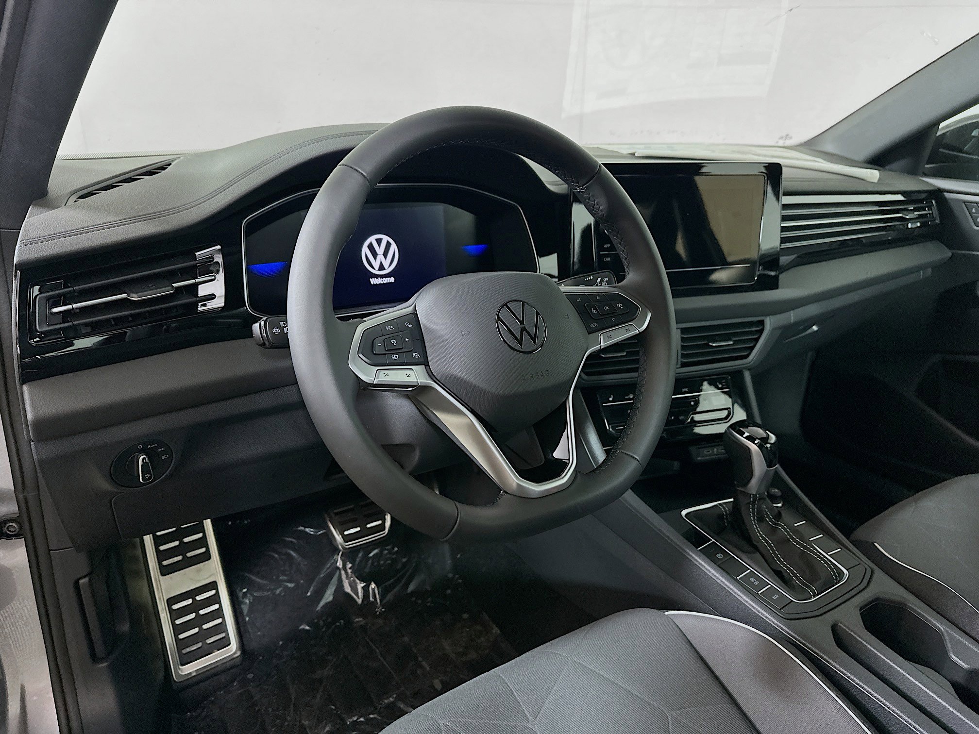 New 2025 Volkswagen Jetta Sport image 9