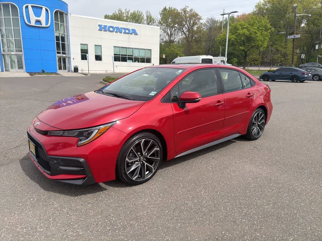 Used 2021 Toyota Corolla SE w/ SE Premium Package FWD image 2
