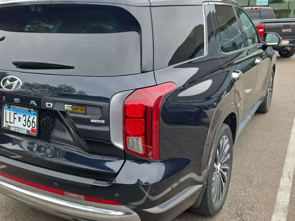 Used 2024 Hyundai Palisade Calligraphy AWD/4WD image 3