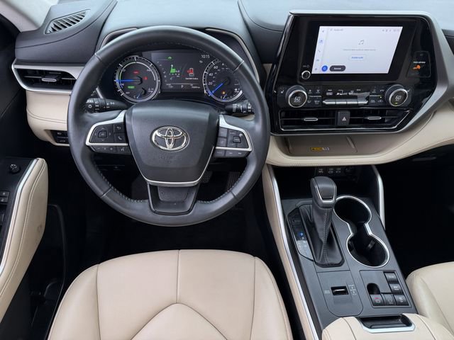 Used 2023 Toyota Highlander XLE image 12