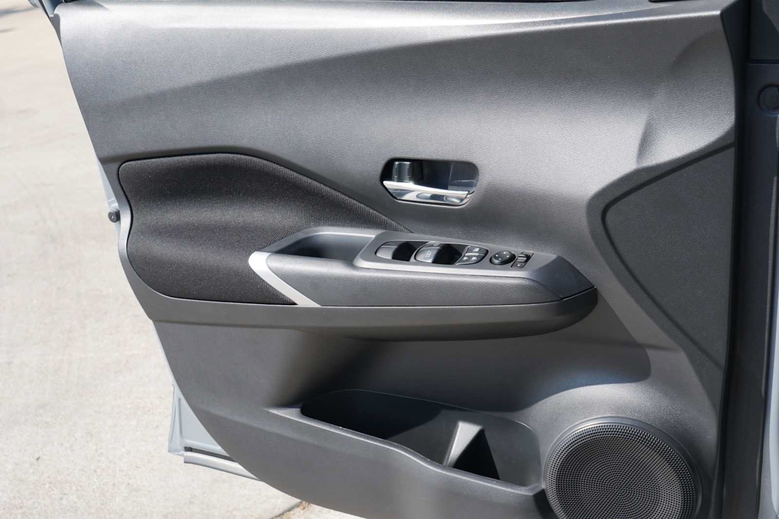 Used 2024 Nissan Kicks SV FWD image 17