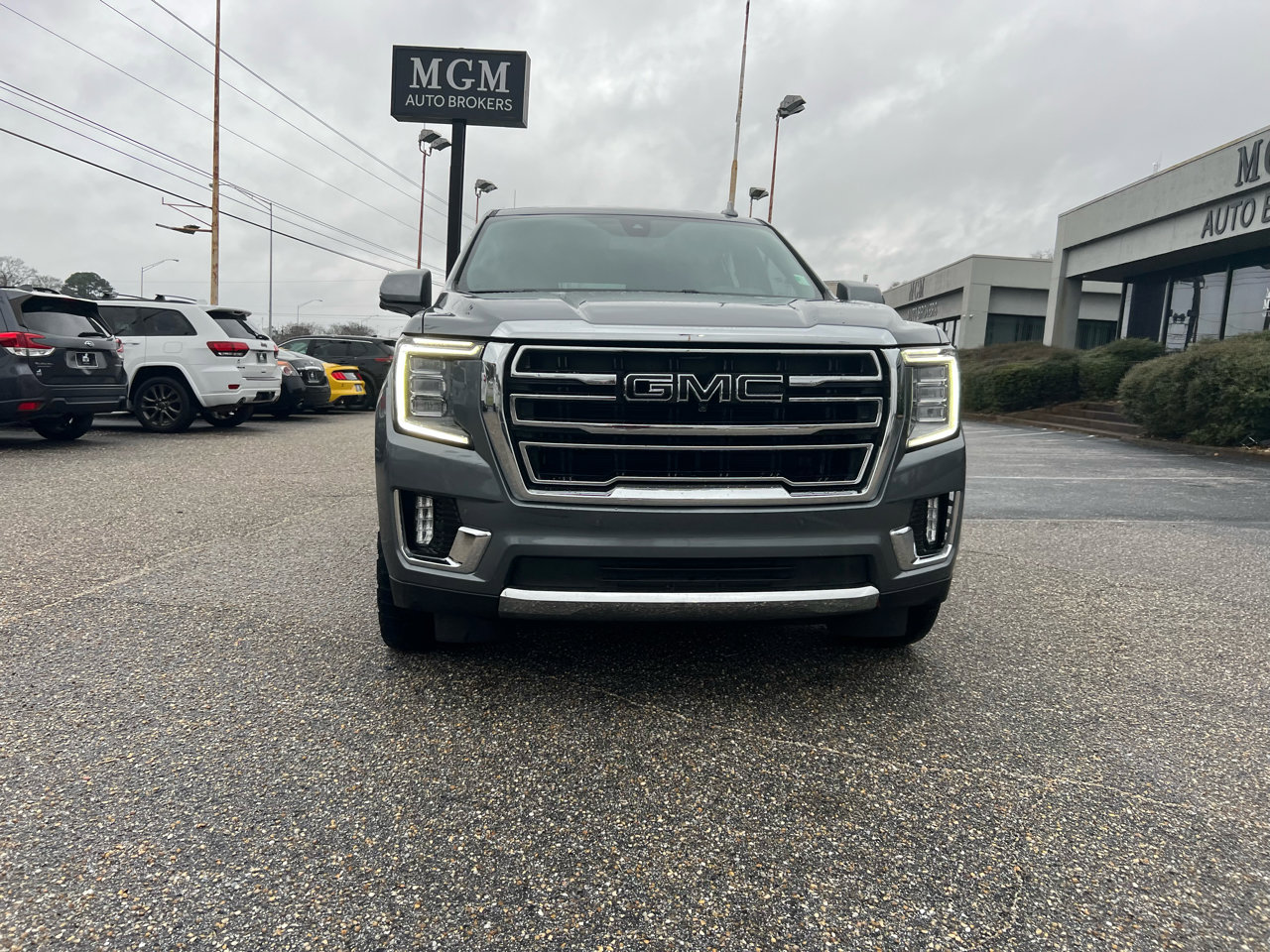 Used 2022 GMC Yukon SLT w/ SLT Premium Package image 5