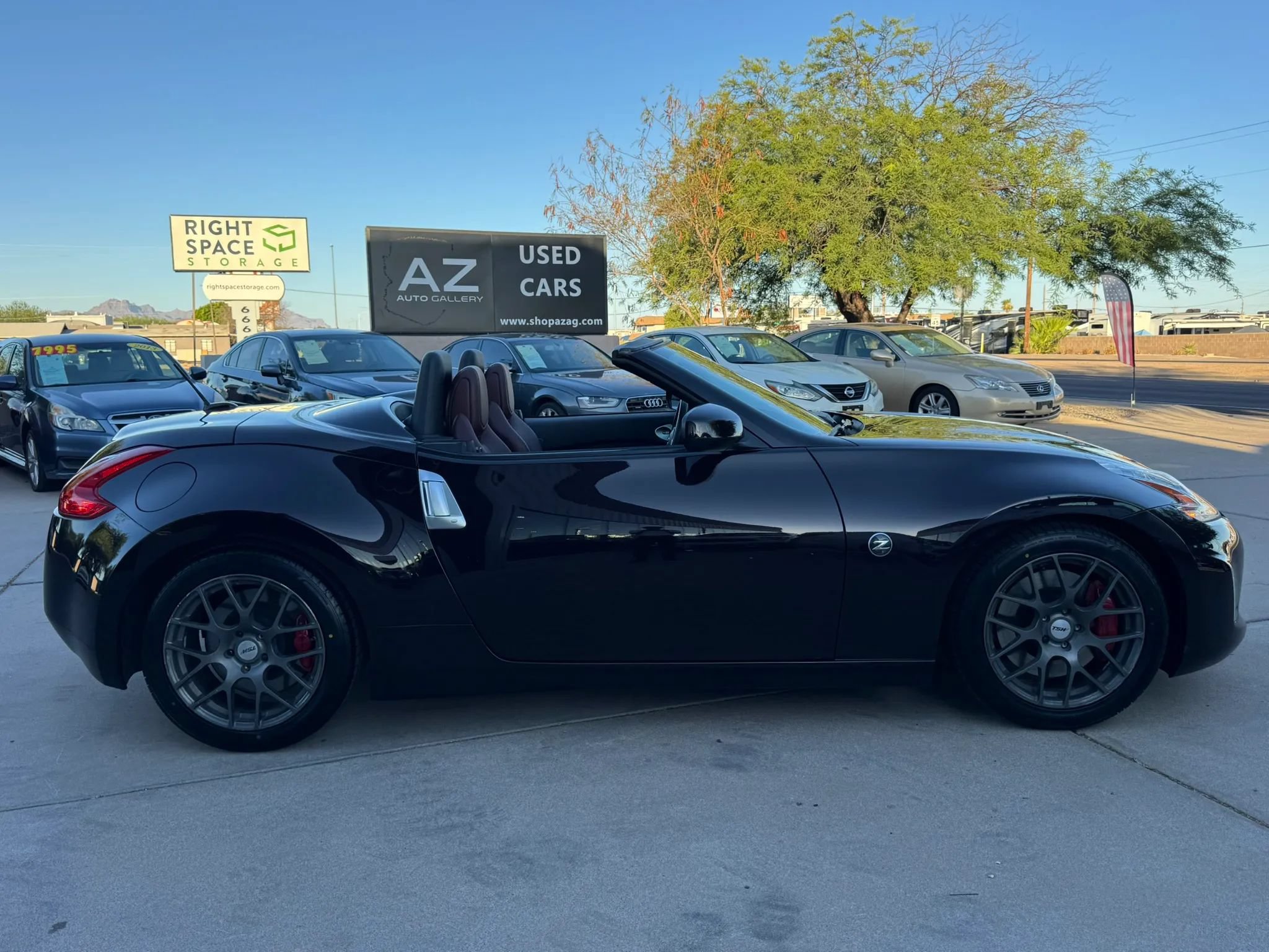 Used 2014 Nissan 370Z Touring w/ Sport Package RWD image 5