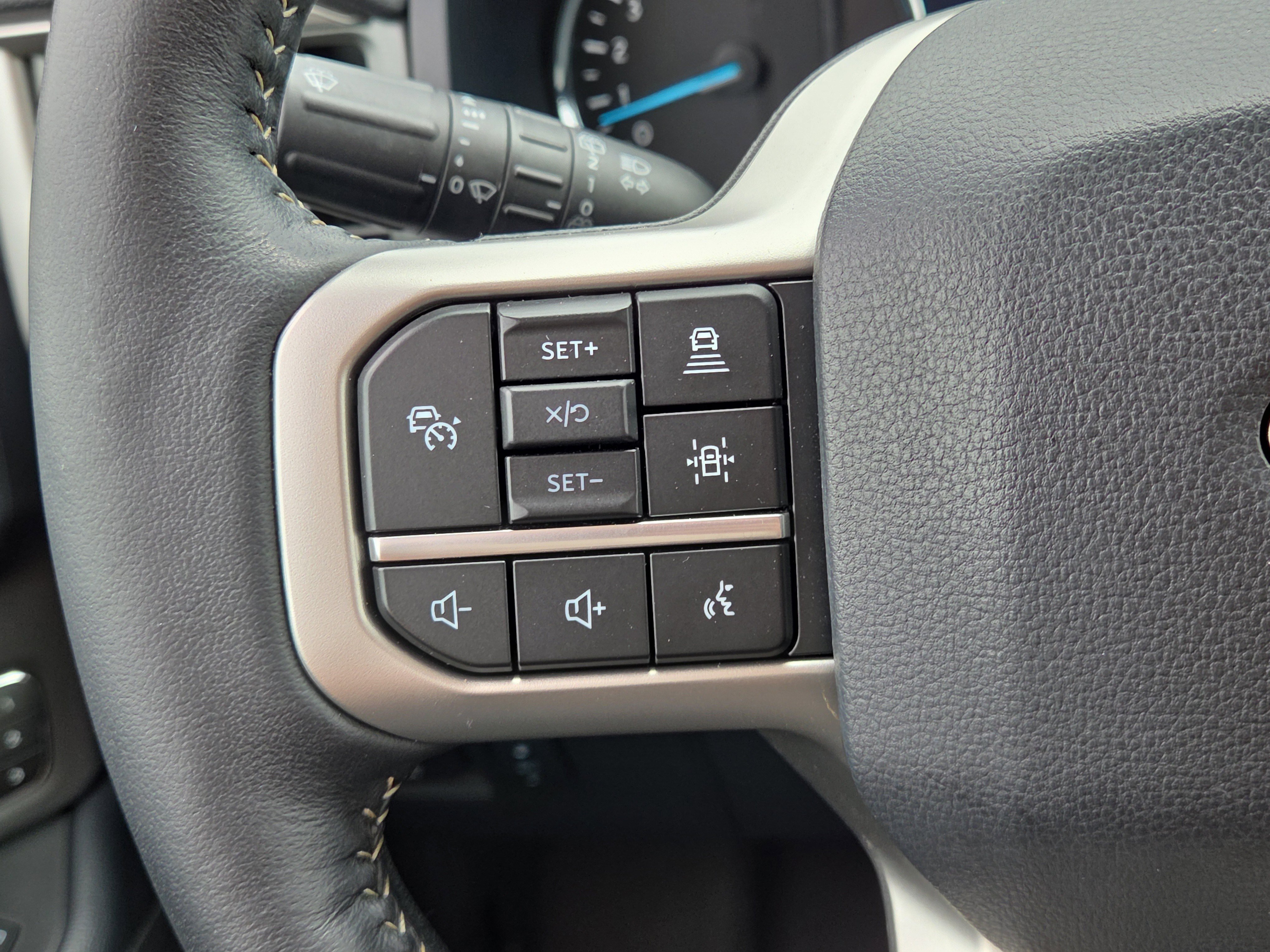 Used 2024 Ford Expedition XLT RWD image 21