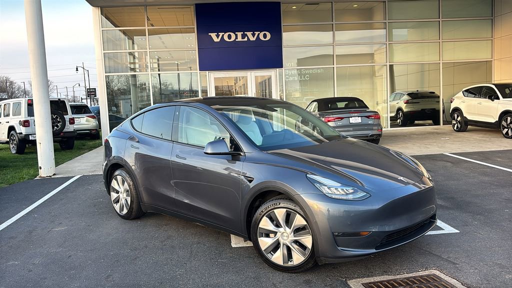 Used 2020 Tesla Model Y Long Range image 2