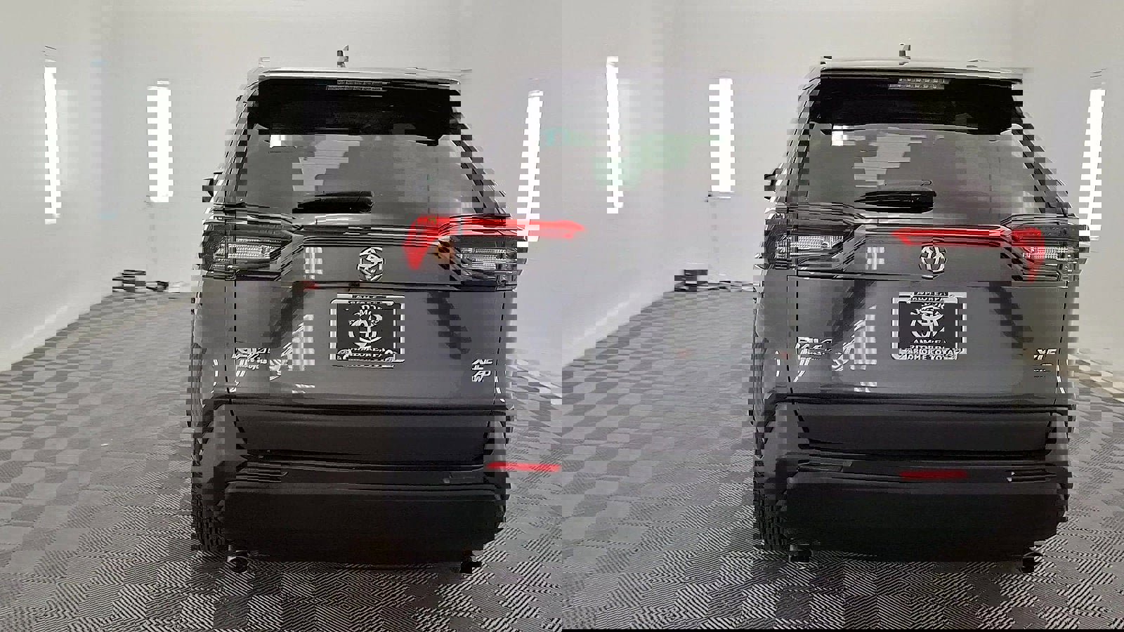 Used 2020 Toyota RAV4 XLE image 3