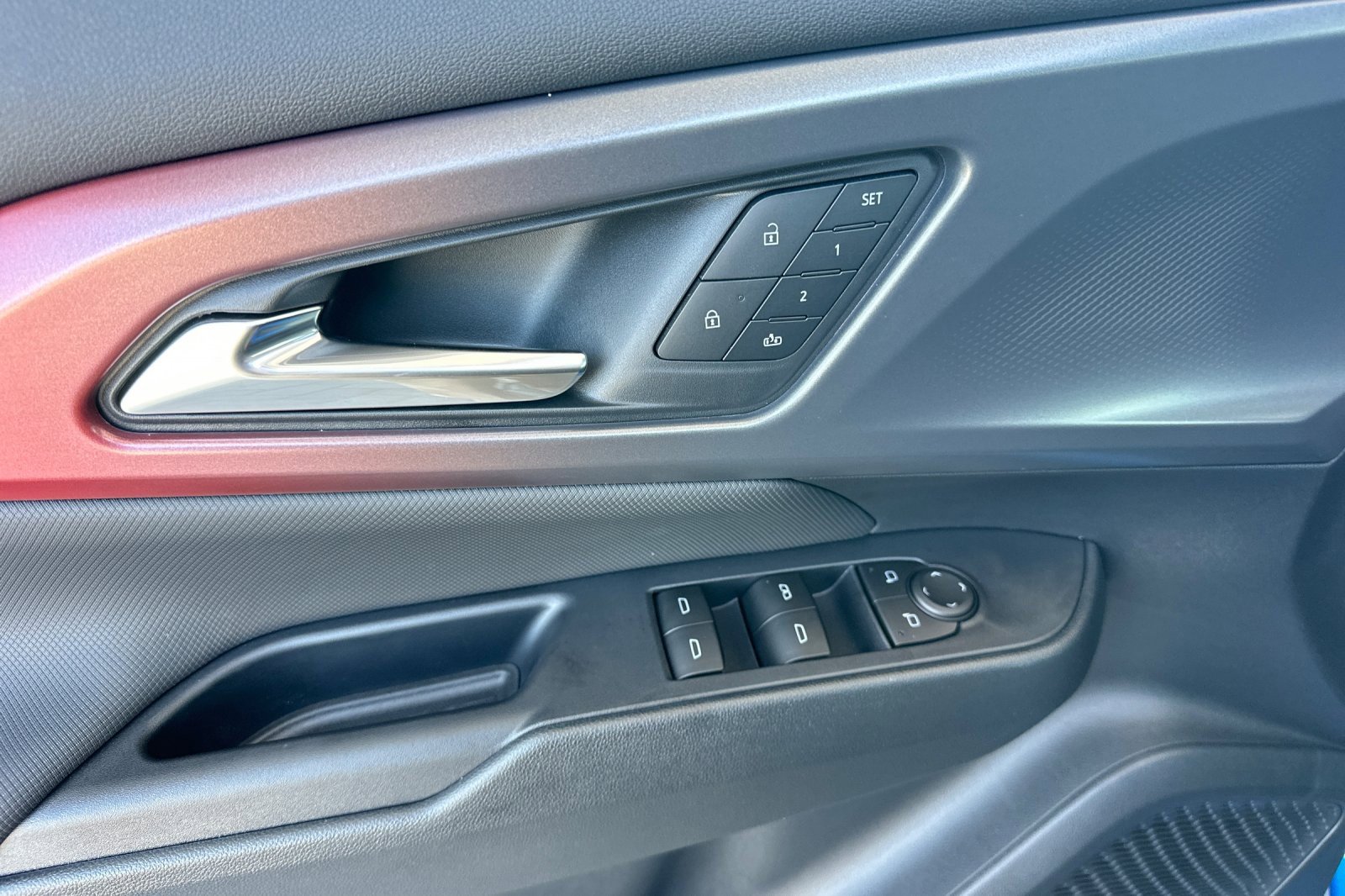 New 2025 Chevrolet Equinox EV RS image 11