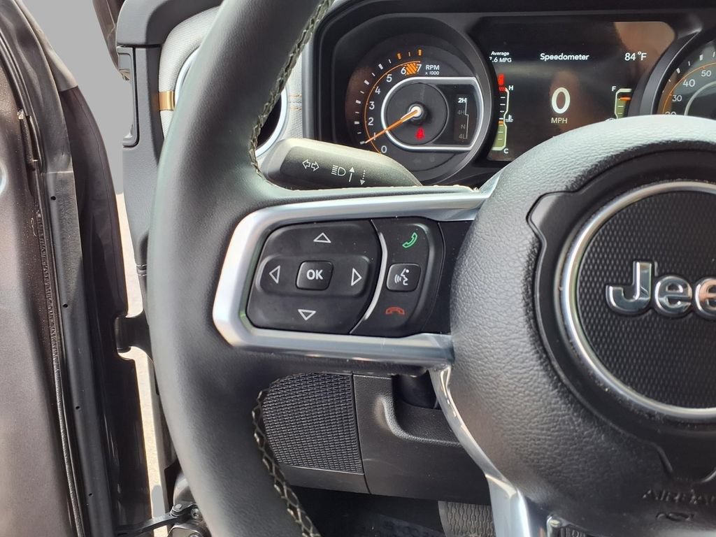Used 2025 Jeep Wrangler Unlimited Sahara AWD/4WD image 13
