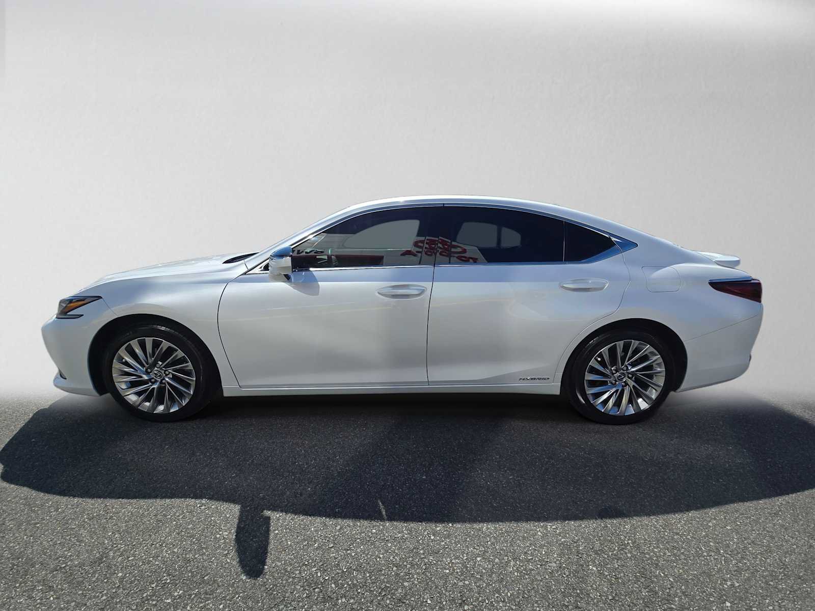 Used 2021 Lexus ES 300h w/ Accessory Package 2 FWD image 4