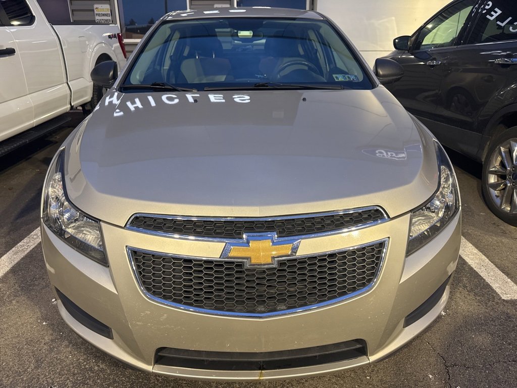 Used 2013 Chevrolet Cruze LS image 2