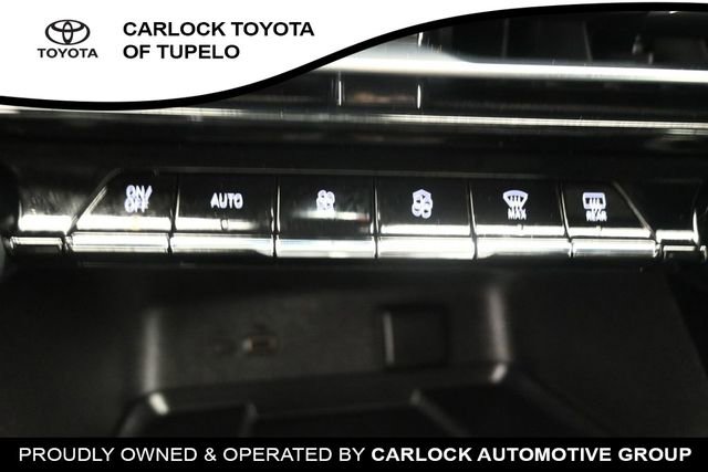 Used 2025 Chevrolet Traverse RS w/ LPO, Cargo Package FWD image 15