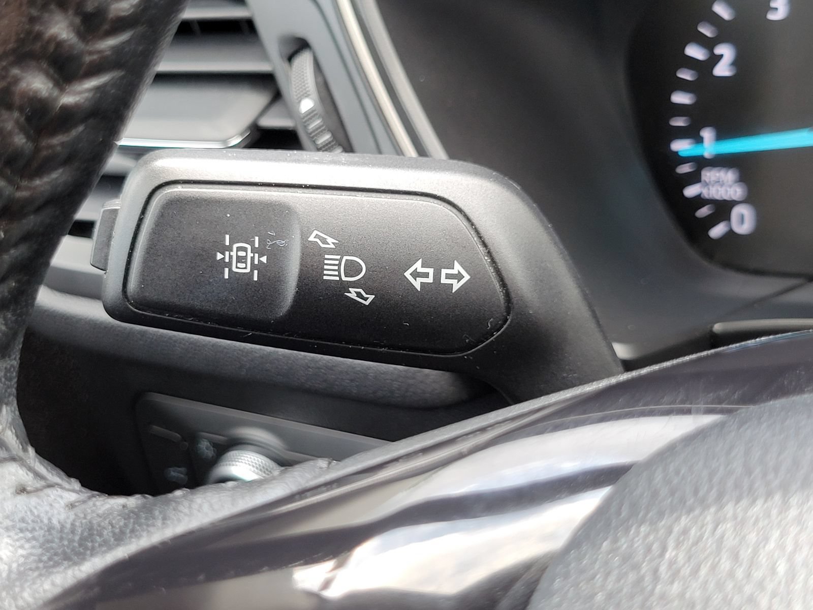 Used 2021 Ford Escape SE w/ Convenience Package AWD/4WD image 16