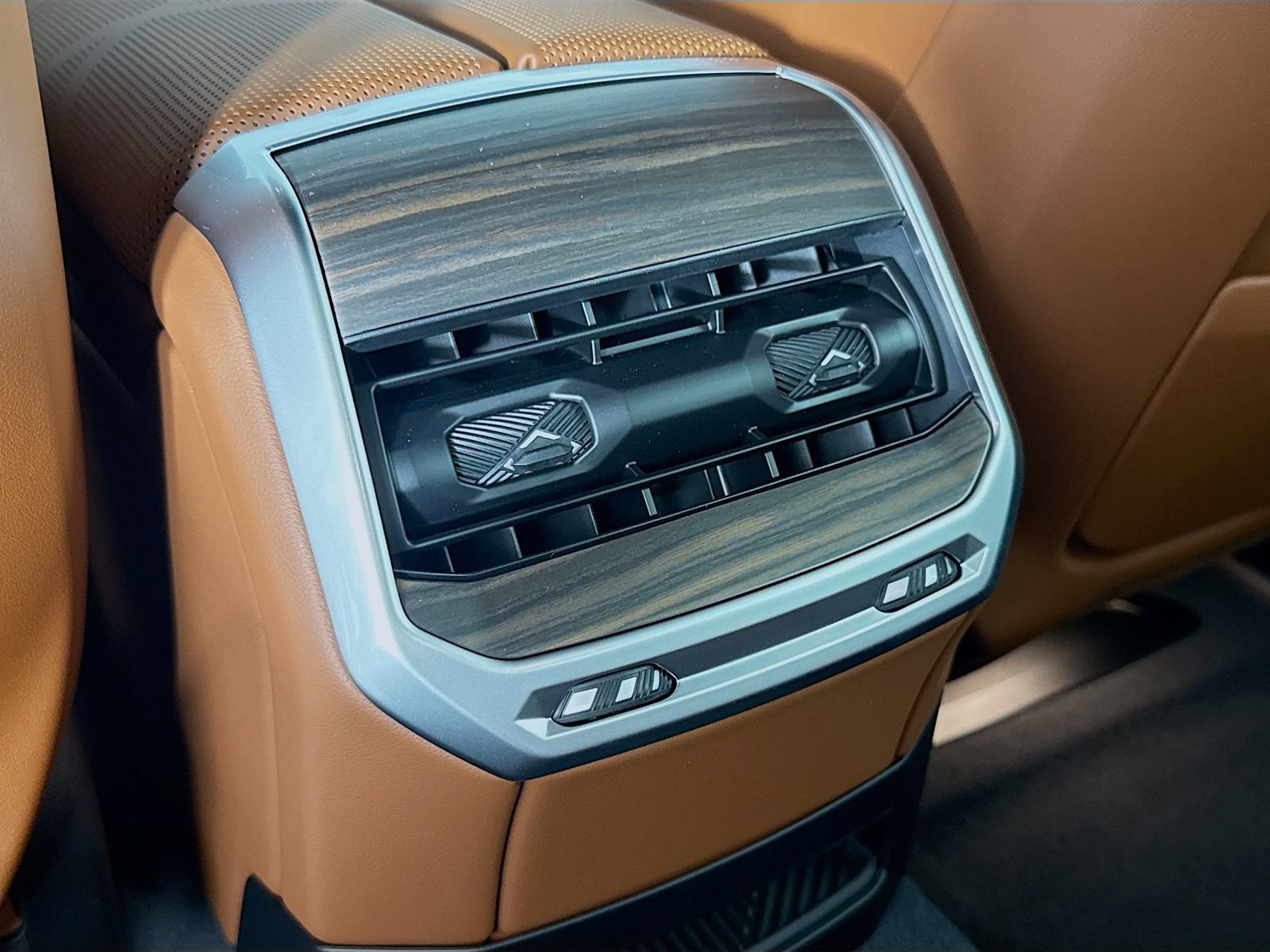 New 2026 BMW i7 xDrive60 w/ Executive Package AWD/4WD image 26