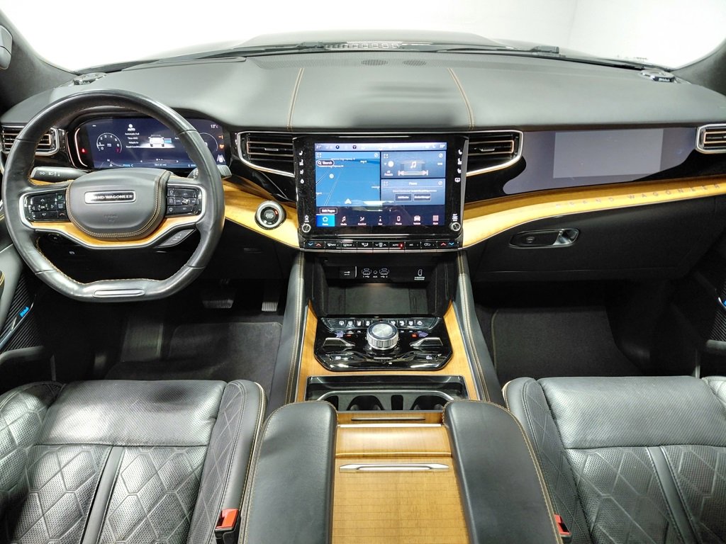 Used 2022 Jeep Grand Wagoneer Series III image 2