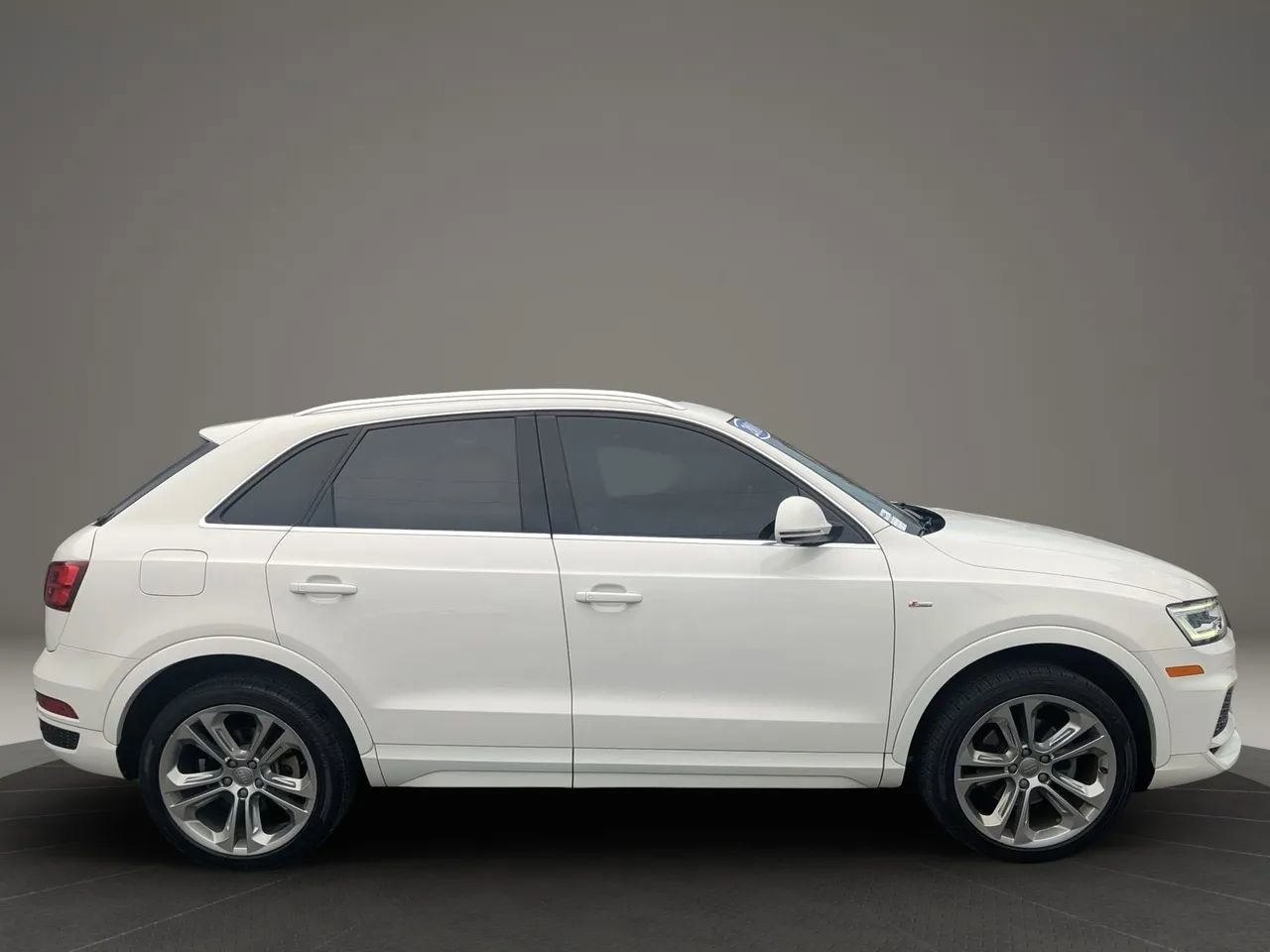 Used 2018 Audi Q3 2.0T Premium Plus w/ Premium Plus Package image 5