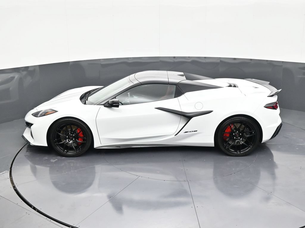 Used 2026 Chevrolet Corvette Z06 RWD image 10
