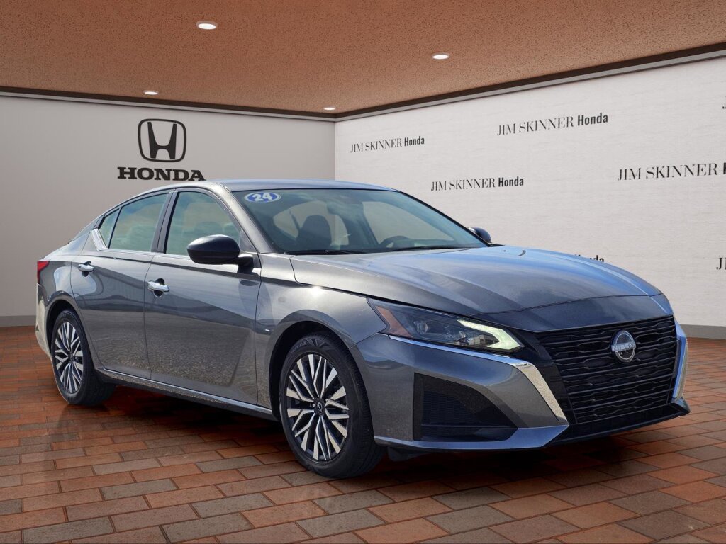 Used 2024 Nissan Altima 2.5 SV image 5