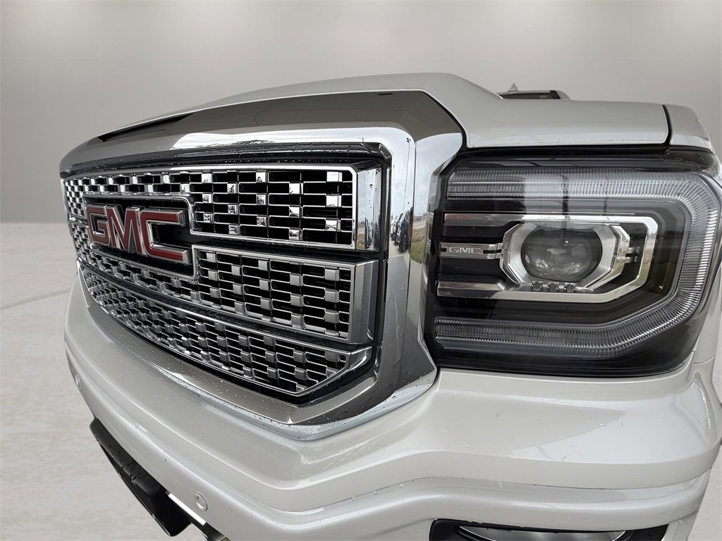 Used 2018 GMC Sierra 1500 Denali image 2