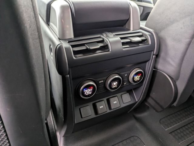Used 2023 Land Rover Defender 130 X-Dynamic SE image 13
