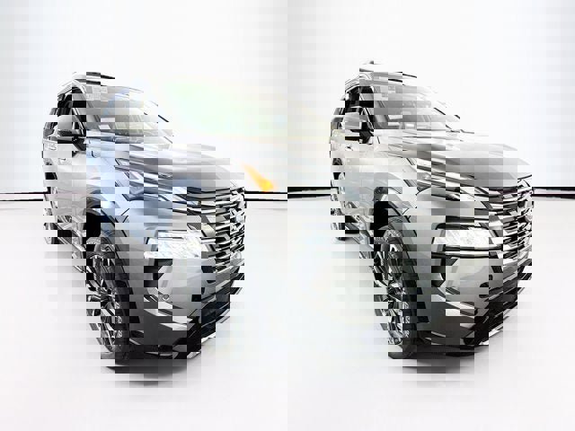 New 2026 Nissan Rogue Platinum image 3