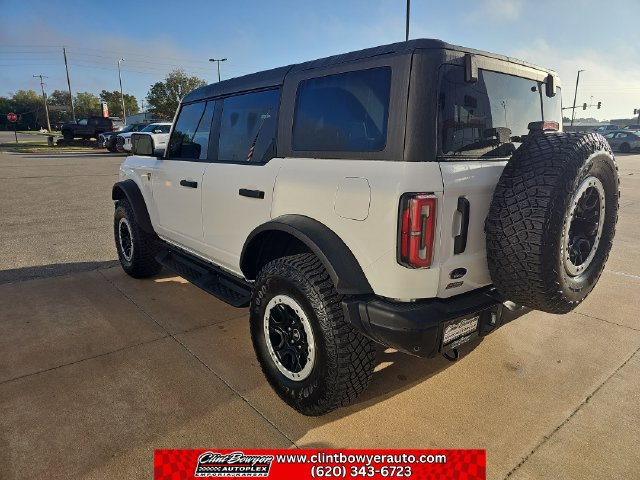 Used 2024 Ford Bronco Badlands AWD/4WD image 3