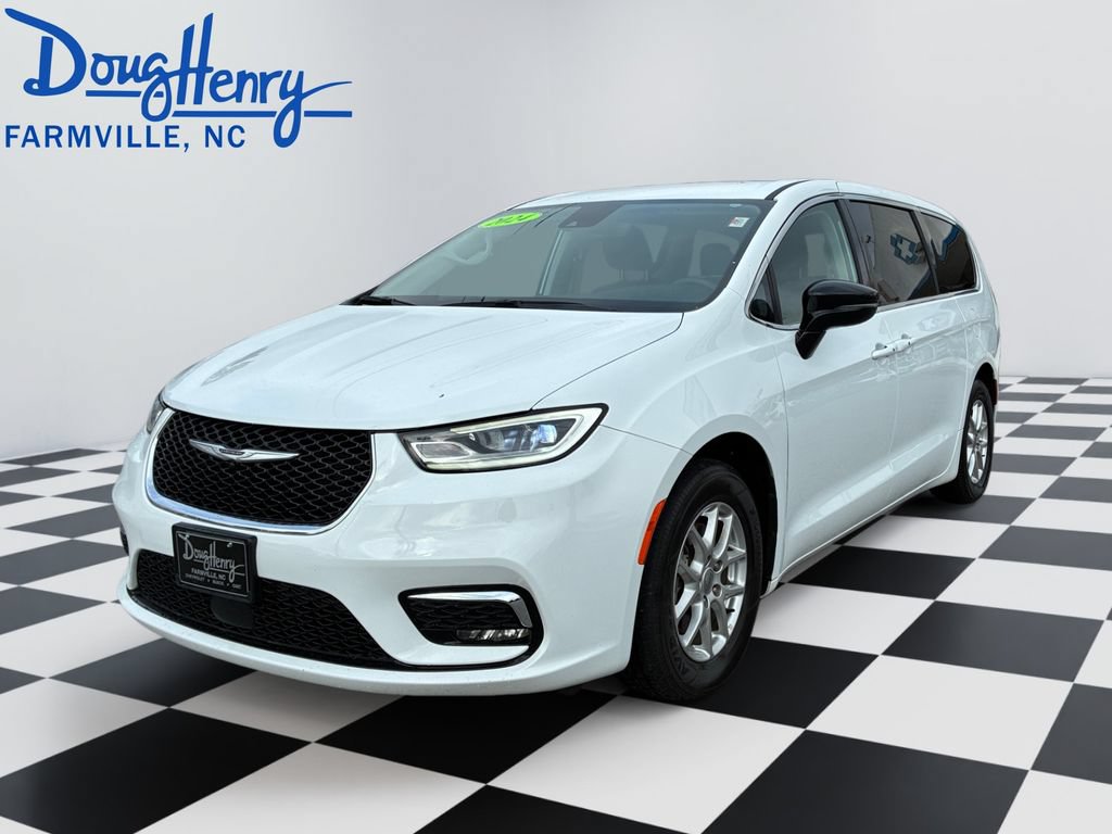 Used 2024 Chrysler Pacifica Touring-L FWD image 1